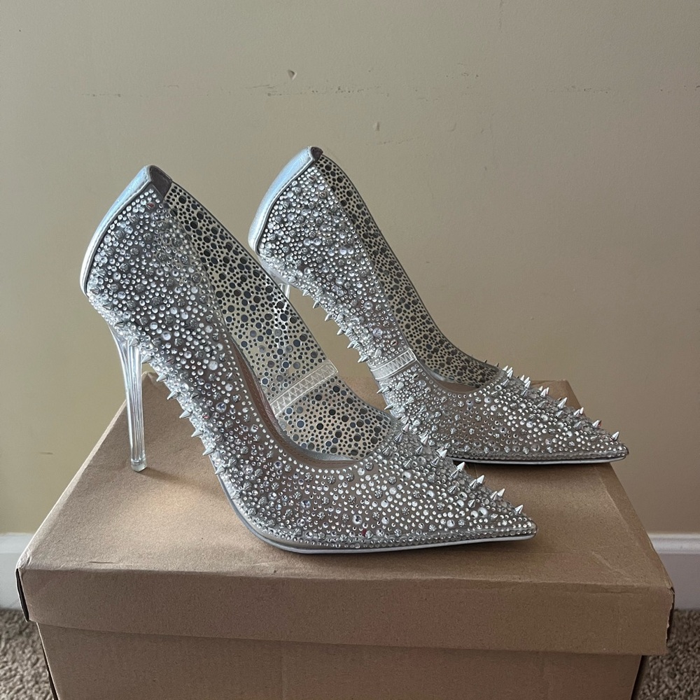 🔥Steve Madden Edgy Silver Spiked Heels